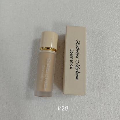 Long Lasting Liquid Concealer provides under eyes, blemish, dark circles, age spots coverage