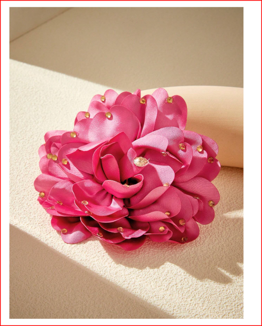 Fashionable Fabric Flower Brooch