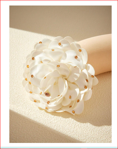 Fashionable Fabric Flower Brooch