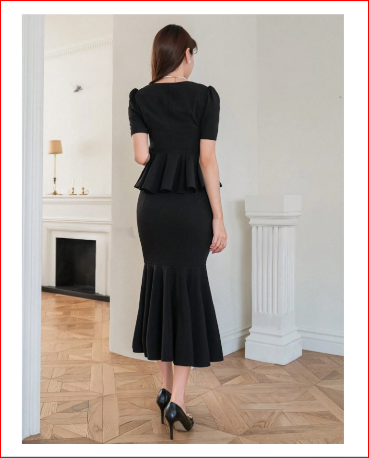 Exquisite Two-Piece Set of Square Neck Top and Mermaid Skirt